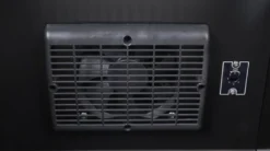 Gastro-Cool DC130 Getränkekühlschrank Slim 150 Liter schwarz/schwarz, LED