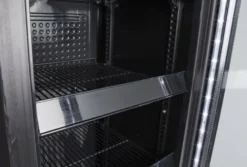 Gastro-Cool DC130 Getränkekühlschrank Slim 150 Liter schwarz/schwarz, LED