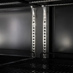 Gastro-Cool GD2200 Getränkekühlschrank 2218 Liter mit 4 Klapptüren, LED Beleuchtung, schwarz