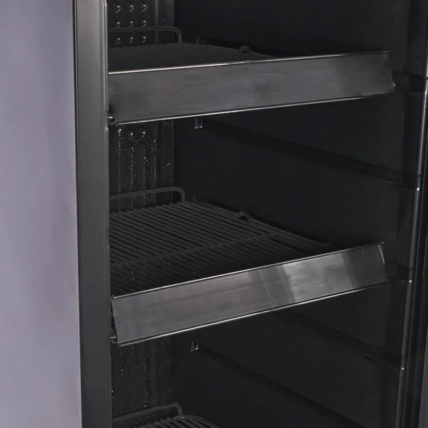 Gastro-Cool GD175 Getränkekühlschrank Retro Slim 212 Liter schwarz/schwarz, LED