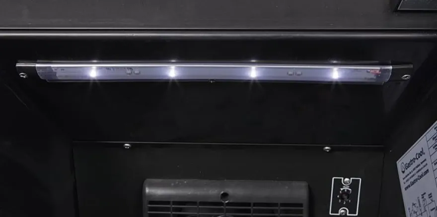 Gastro-Cool GD175 Getränkekühlschrank Retro Slim 212 Liter schwarz/schwarz, LED
