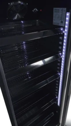 Gastro-Cool GD360 Getränkekühlschrank 360 Liter schwarz/schwarz, LED