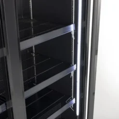 Gastro-Cool GD1050 Getränkekühlschrank 1060 Liter mit 2 Klapptüren, LED Beleuchtung, schwarz