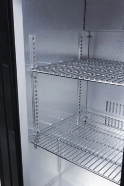 Gastro-Cool UC200 Barkühlschrank 208 Liter Schiebetüren schwarz, LED, unterbaufähig
