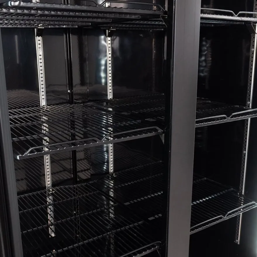 Getränkekühlschrank ECO 630 mit Leuchtaufsatz und Klapptüren