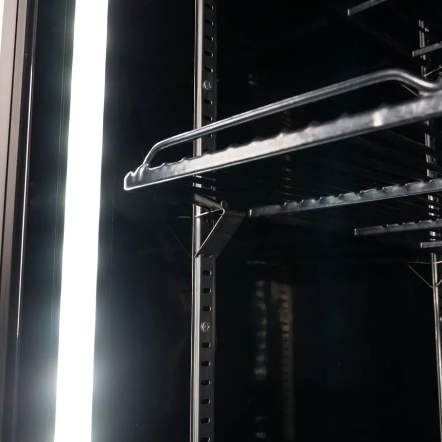 Getränkekühlschrank ECO 630 mit Leuchtaufsatz und Klapptüren