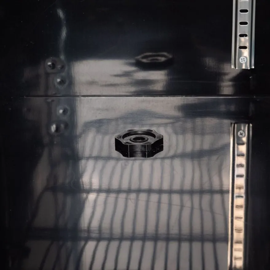 Getränkekühlschrank ECO 630 mit Leuchtaufsatz und Klapptüren