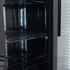 Getränkekühlschrank ECO 630 mit Leuchtaufsatz und Schiebetüren