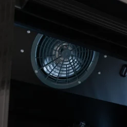 Getränkekühlschrank ECO 1000 mit Schiebetüren und Leuchtaufsatz
