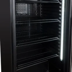 Getränkekühlschrank GKSE230, 230 Liter Kühlraumvolumen, 4 verstellbare Einlegeböden, Innenbeleuchtung, Abschließbar, Schwarz