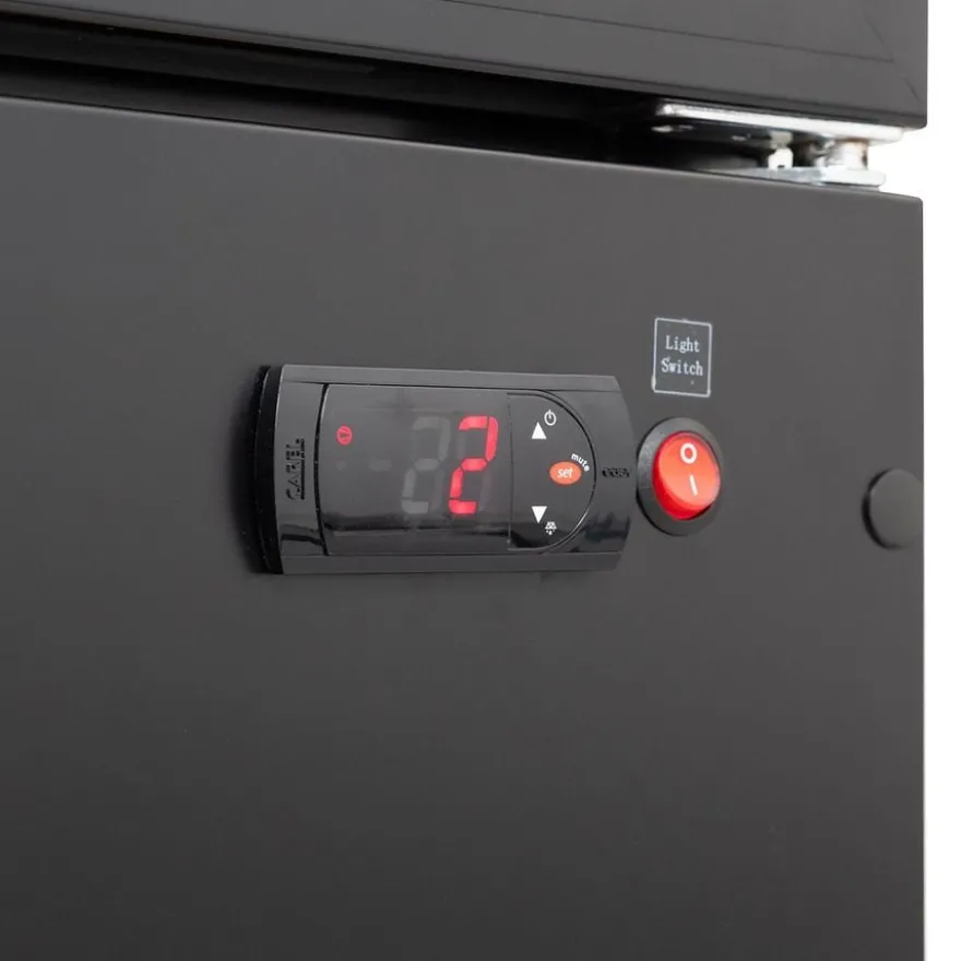 Getränkekühlschrank GKS-160 Slim, 160 Liter Kühlraumvolumen, Innenbeleuchtung, schwarz