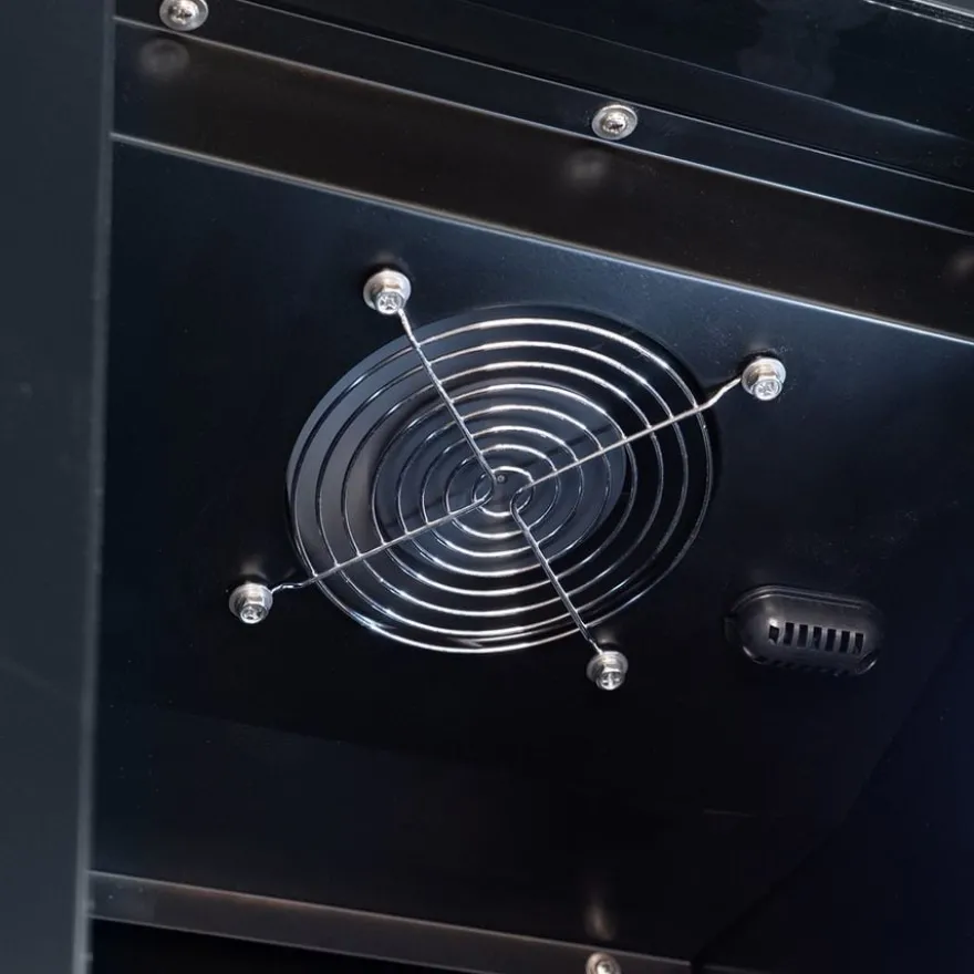 Getränkekühlschrank GKS-160 Slim, 160 Liter Kühlraumvolumen, Innenbeleuchtung, schwarz