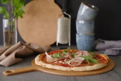 Hendi Pizzabrett mit Griff, Ø 356x(H)6mm