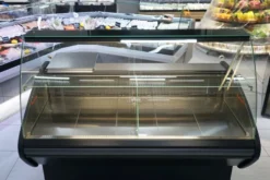 Kühltheke RHEA 1340 mm schwarz, LED-Beleuchtung, gekühlter Unterbau