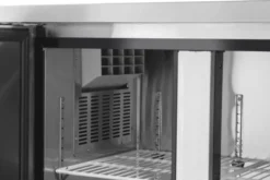 Kitchen Line Tiefkühltisch- dreitürig 390 Liter