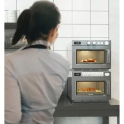 Samsung Gewerbe-Mikrowelle 26 Liter 1850W, manuelle Steuerung
