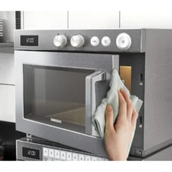 Samsung Gewerbe-Mikrowelle 26 Liter 1850W, manuelle Steuerung